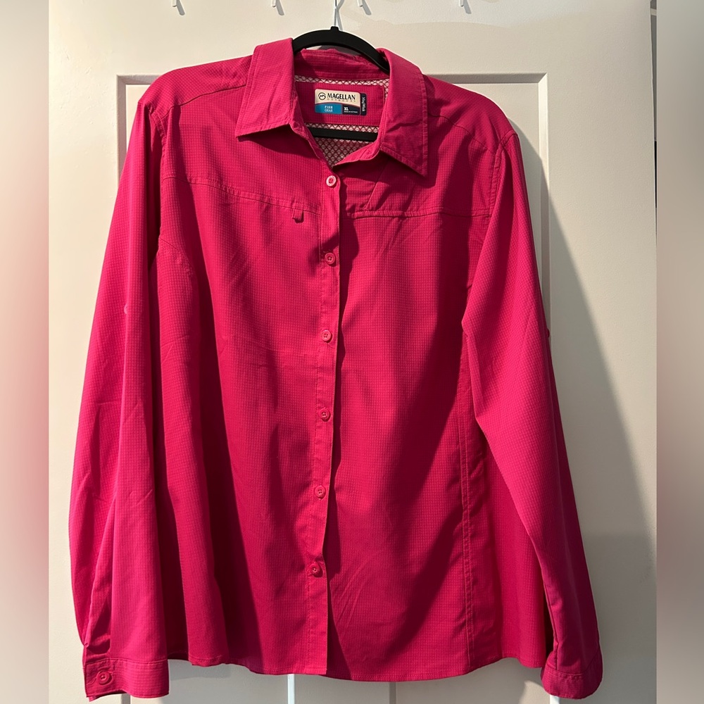 Magellan XL hot pink Sunshirt with roll down sleeves